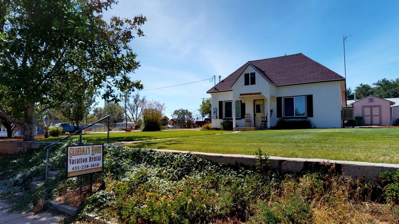 Hot Tub And Grandma'S Cottage, Charming And Nostalgic Blanding Exteriér fotografie