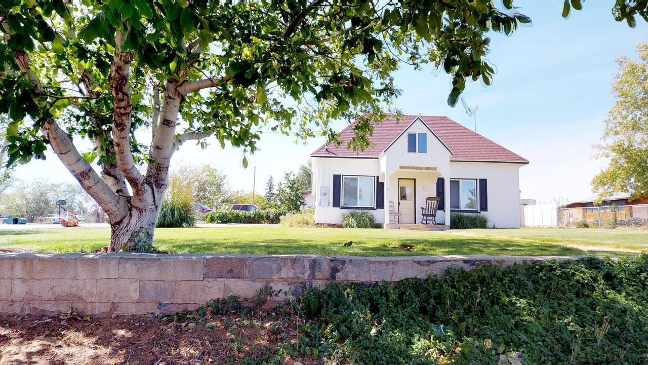 Hot Tub And Grandma'S Cottage, Charming And Nostalgic Blanding Exteriér fotografie